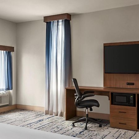 La Quinta Inn & Suites By Wyndham Austin South エクステリア 写真
