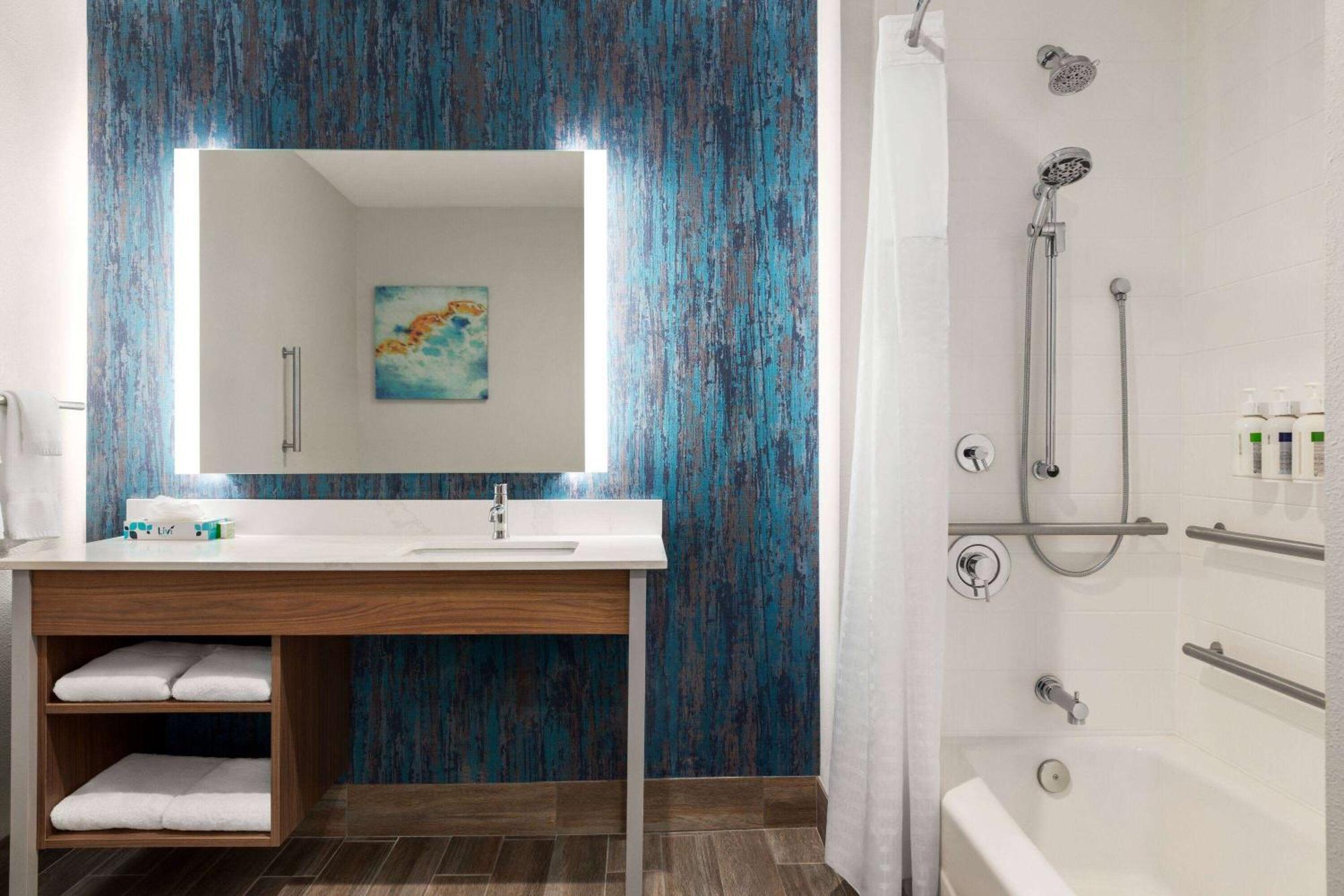 La Quinta Inn & Suites By Wyndham Austin South エクステリア 写真