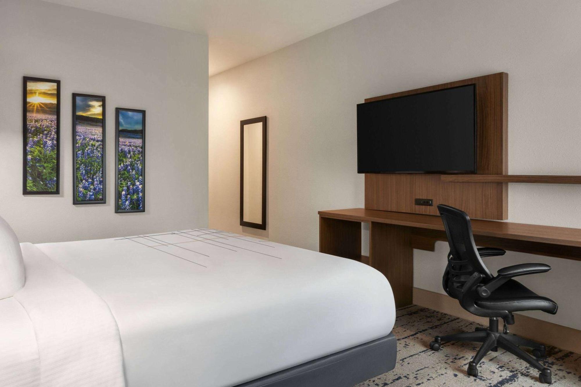 La Quinta Inn & Suites By Wyndham Austin South エクステリア 写真