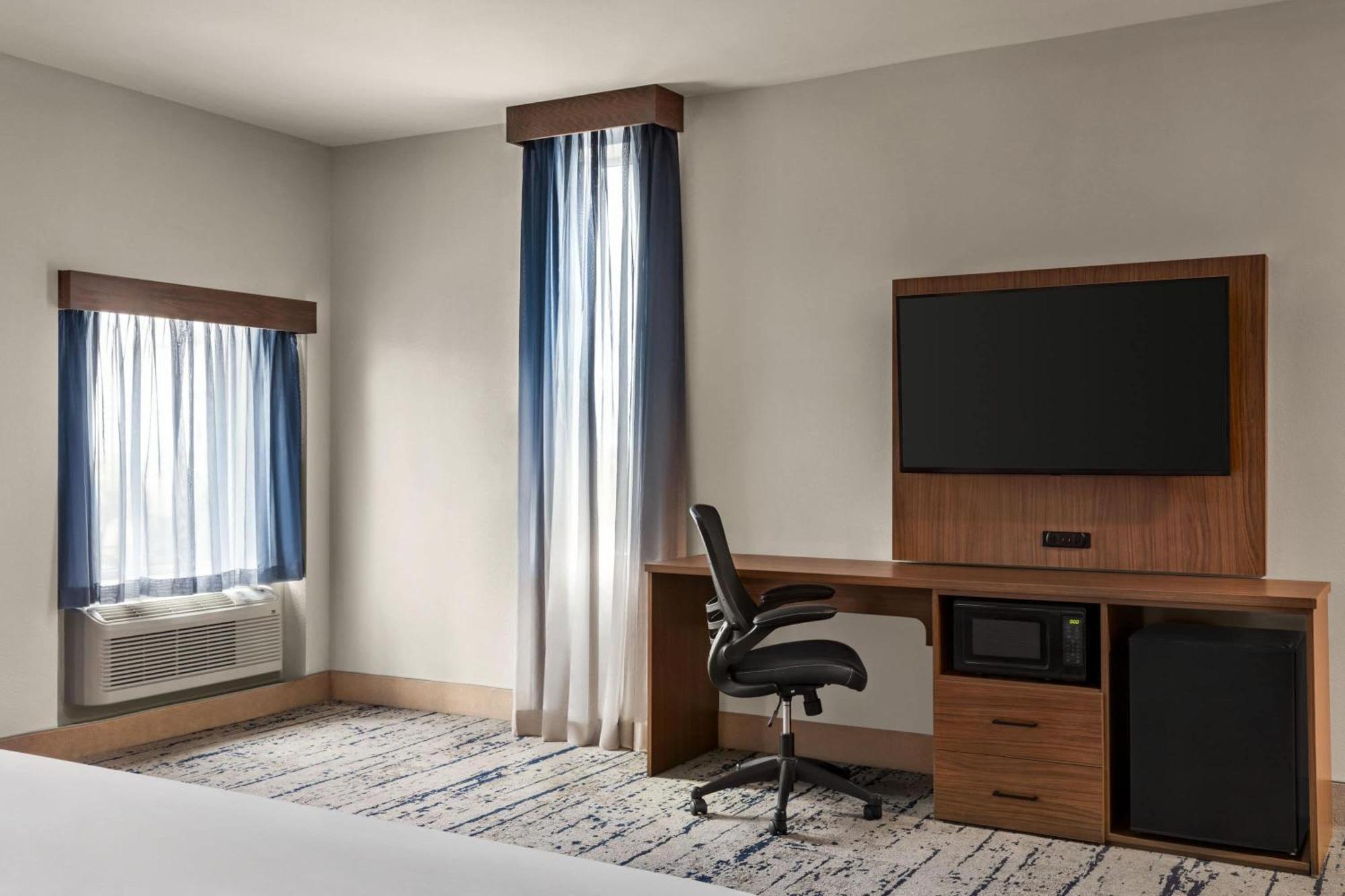 La Quinta Inn & Suites By Wyndham Austin South エクステリア 写真